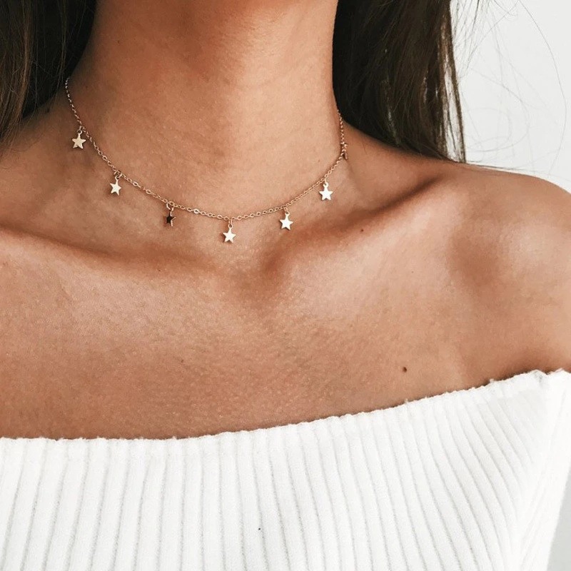 Collar con mini estrellas dorado
