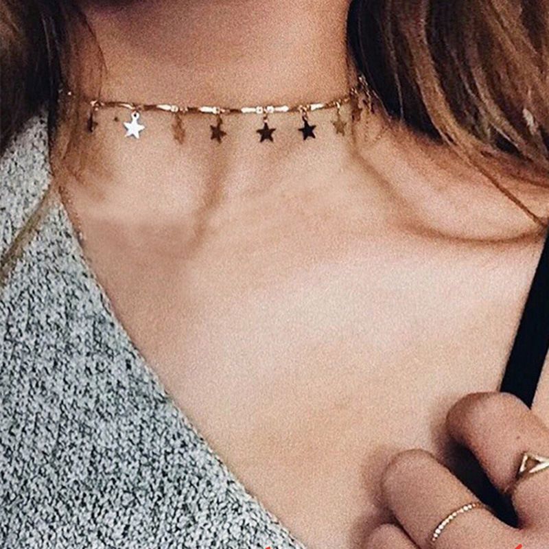 Chocker dorado de estrellas