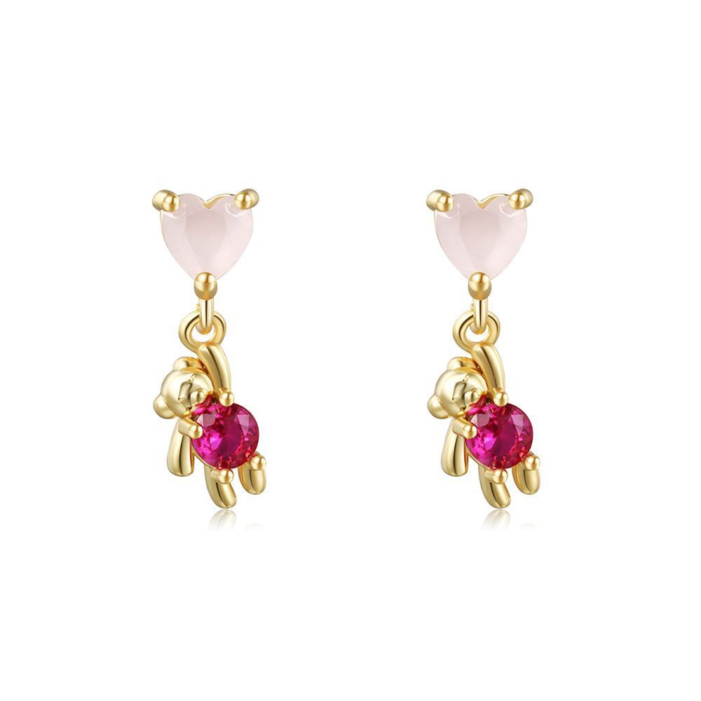 Aretes de corazóncito y osito colgando