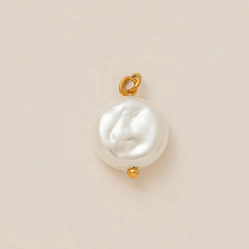 Charm de perla blanca